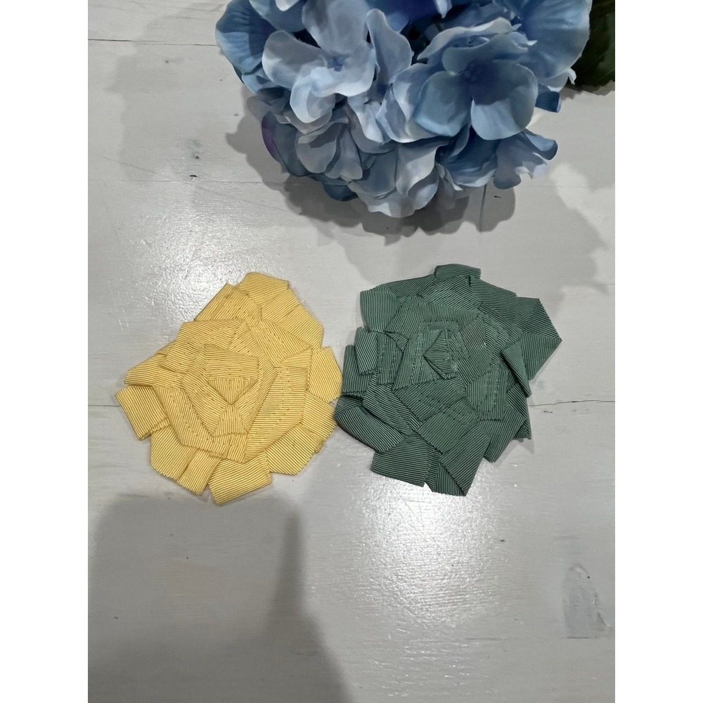 Set of 2 Club Monaco flower‎ pins